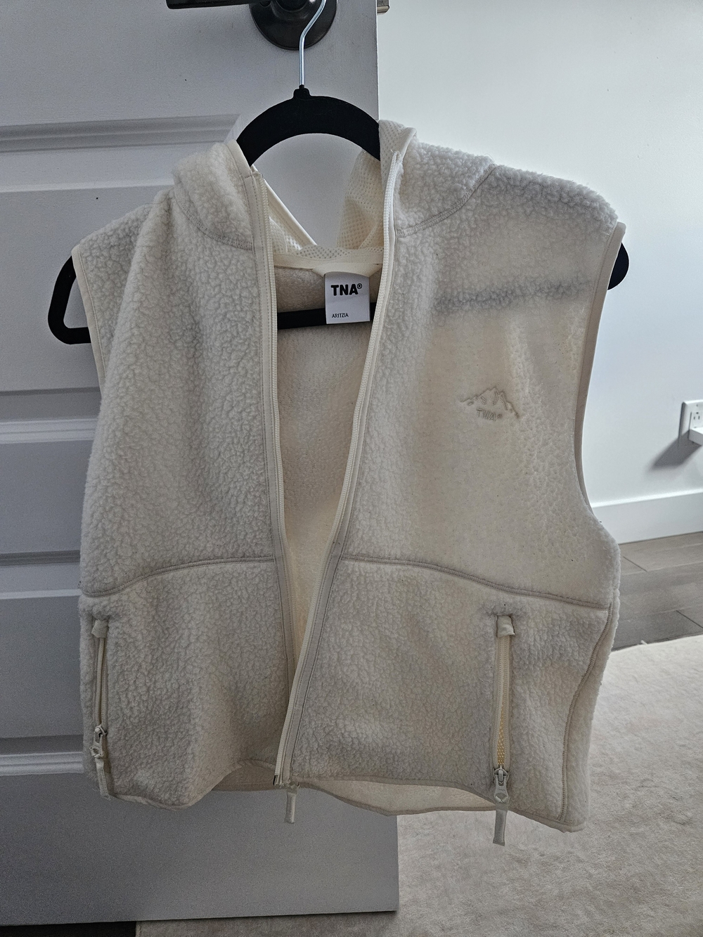 Aritzia TNA Polartec Thermal Pro Hooded Vest